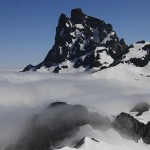 Mar de nubes bajo el Midi d'Ossau, Parque Nacional de los Pirineos